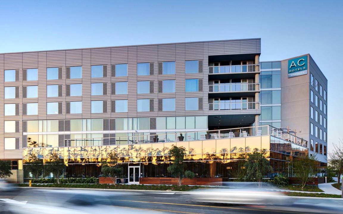 Airport Area Hotel | 32 m² Hotel ∙ 4 guests
