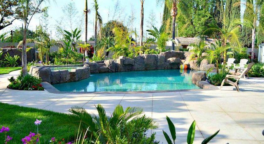 Northwest Anaheim House | 325 m² House ∙ 5 bedrooms ∙ 20 guests