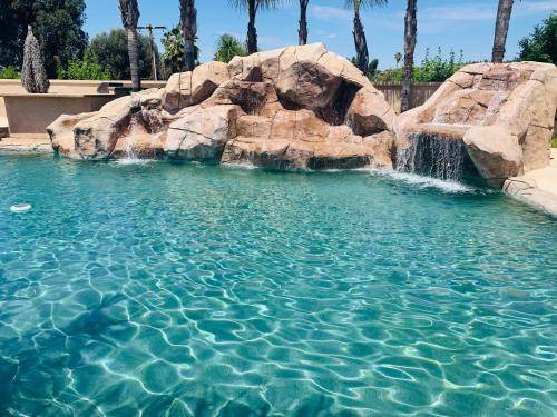 Alessandro Heights Bed & Breakfast | 372 m² Bed and breakfast ∙ 6 bedrooms ∙ 22 guests