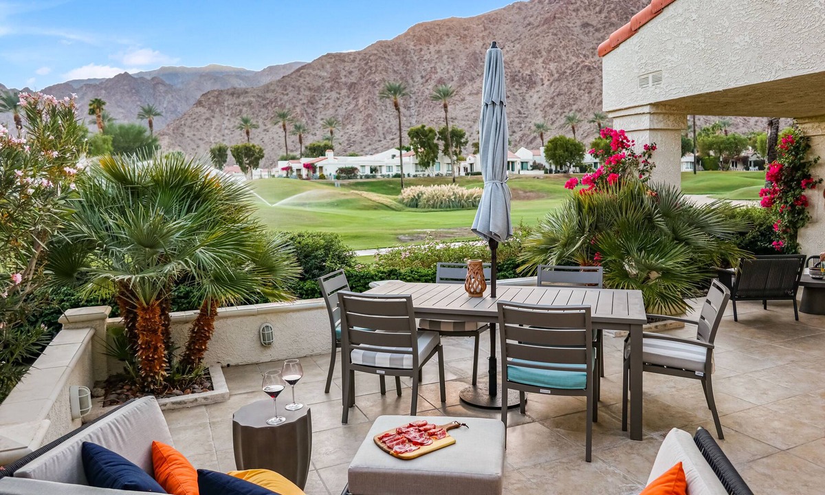 La Quinta House | 3Bd, 3.5 BA, 2,300sft w/Casita, bbq, courtyard & extras w/Amazing on GOLF VIEWs!