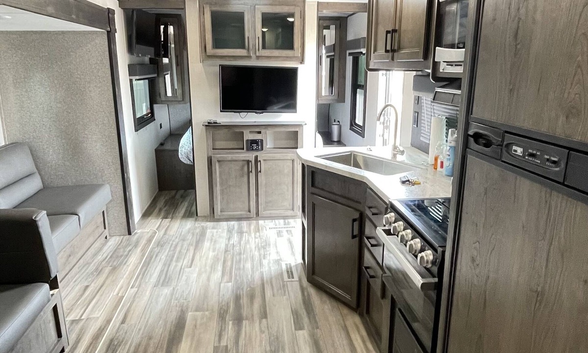 Moreno Valley House | 3RV/parking/Netflix/private/excellent location