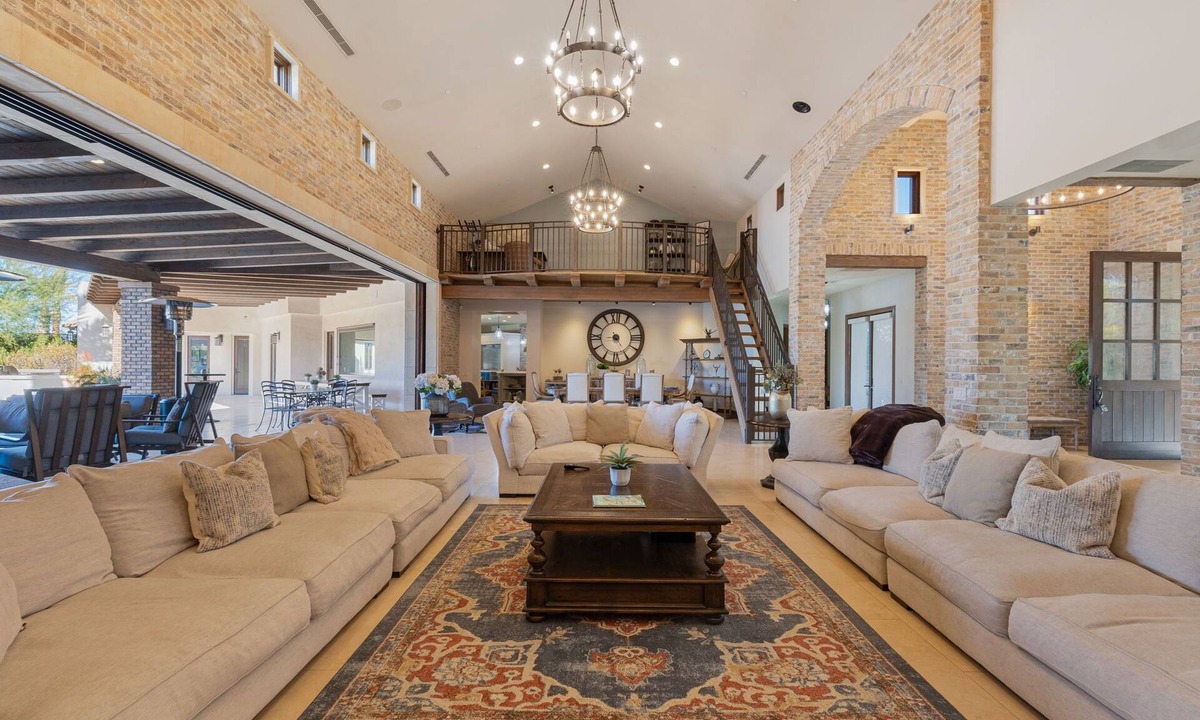 Bermuda Dunes House | 4+ acre property 12 bedrooms 11 bathrooms 2 pools