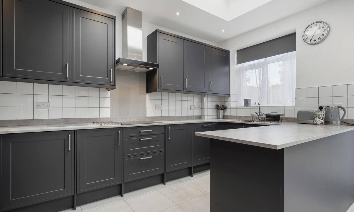 Enfield House | 4-Bed House Ideal for Families and Corporate Stays