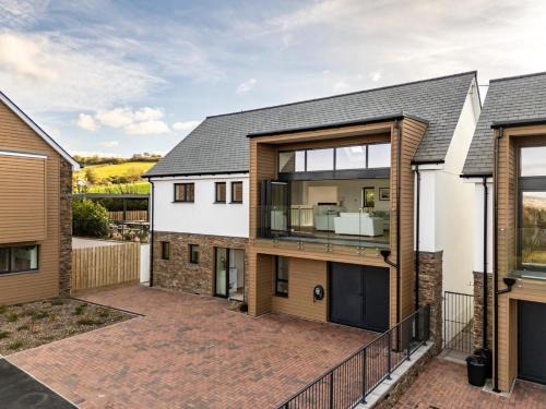Instow House | 4 Bed in Instow oc-e30026