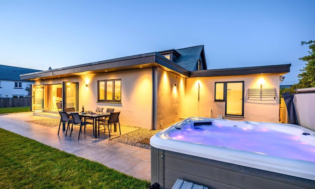 St Merryn Cottage | 4 Bed in St. Merryn (oc-f31095)