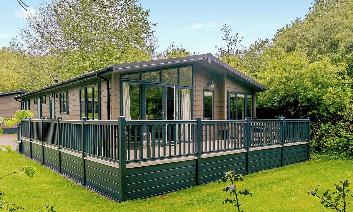 Newton St Loe Ski Chalet | 4 bedroom accommodation in Newton Saint Loe, Nr Bath