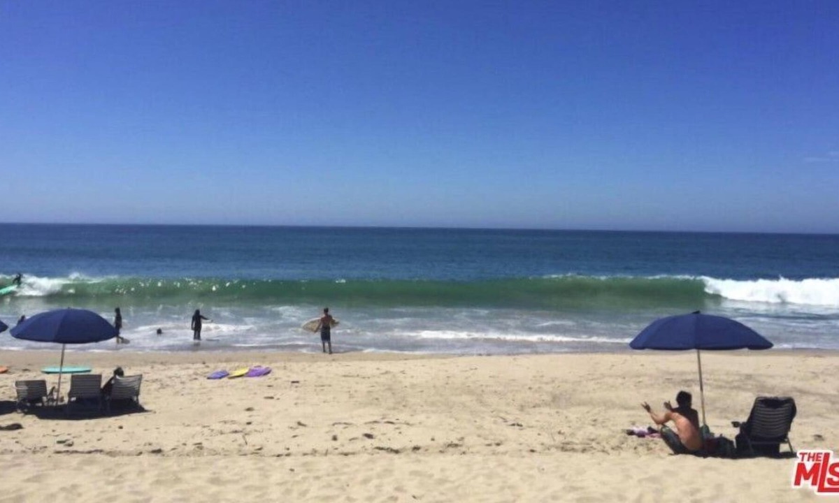 Eastern Malibu Apartment | 4 Bedroom Single family L-448214 by Houzlet
