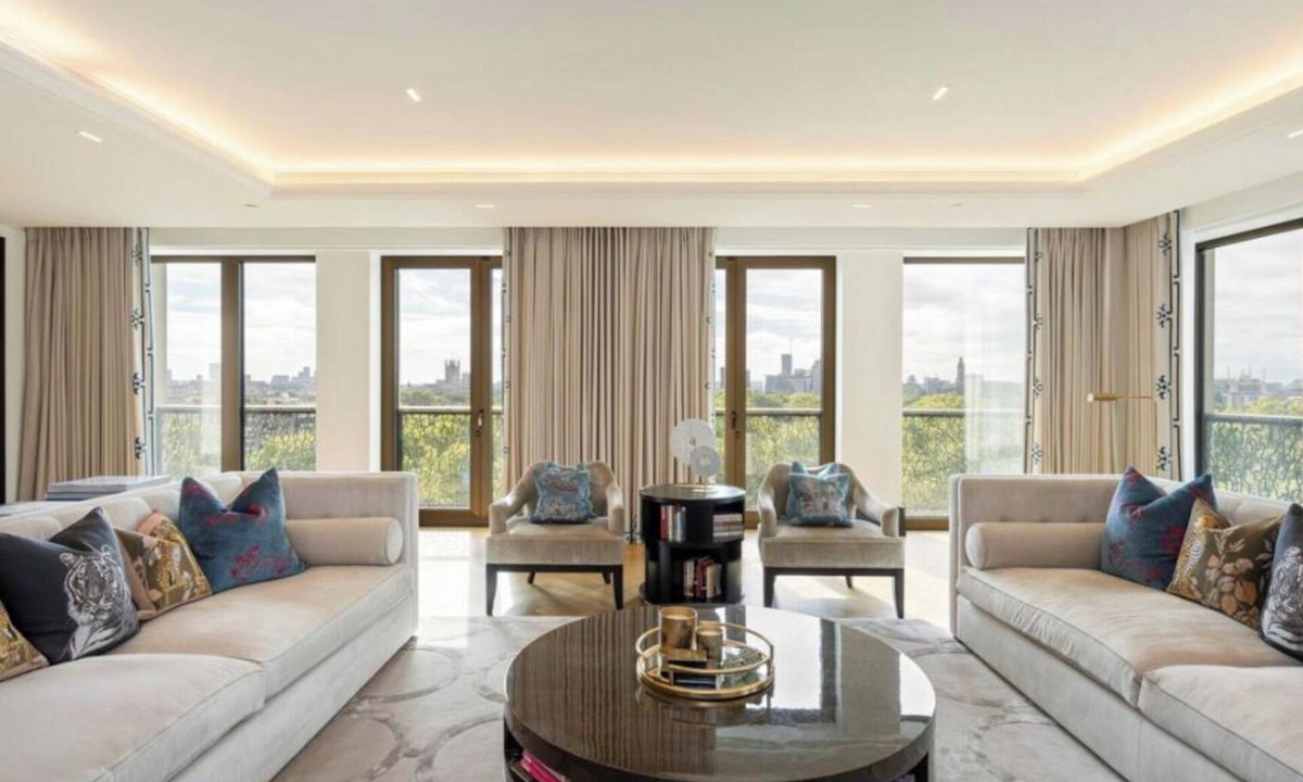 Mayfair Apartment | 4 bedrooms Luxury Mayfair Apartment w/Swimming Pool & Cinema, sleeps 10