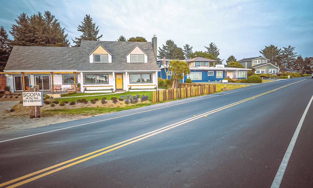Crescent City North House | 4 Waterfront Houses in 1: "Scopa" + "Selah" + "Seaview" + "SeaSong"