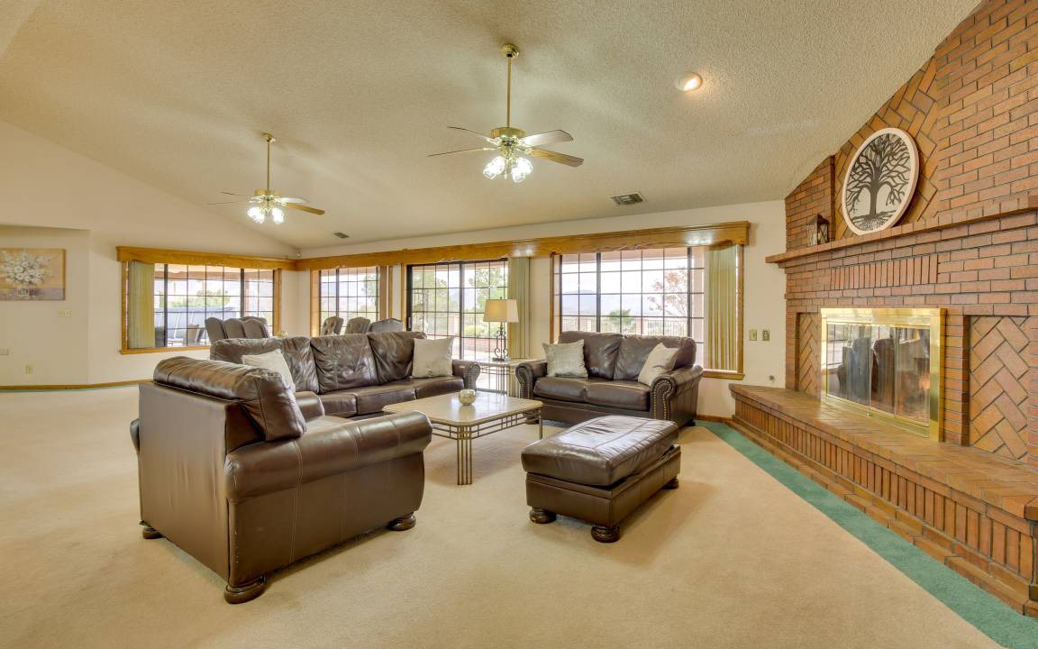 Apple Valley House | 464 m² House ∙ 3 bedrooms ∙ 18 guests
