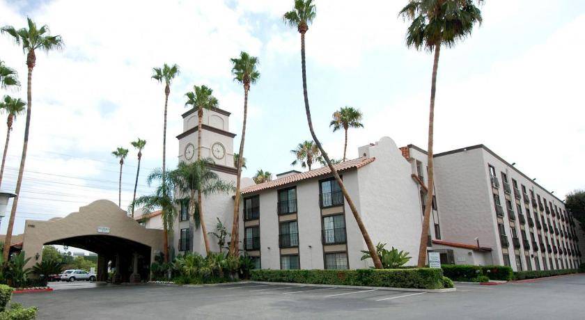 Northwest Anaheim Hotel | 49 m² Hotel ∙ 127 guests