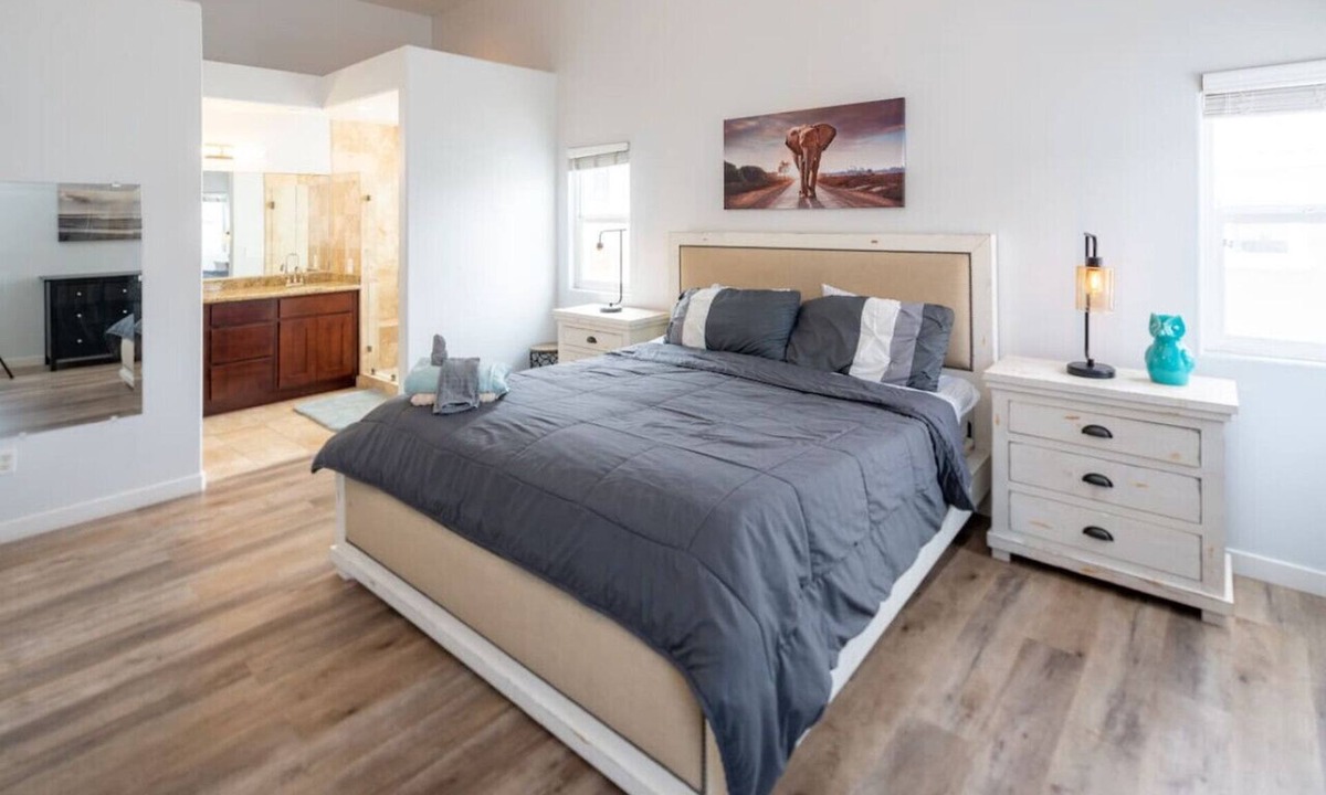 Marina Peninsula Apartment | 4Bed 4Bath Venice/MDR Beach PH