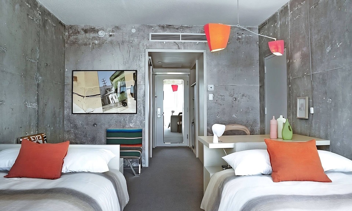 Wilshire Center Hotel | 4x High-level Hollywood Hills View Double at The LINE Hotel Los Angeles!