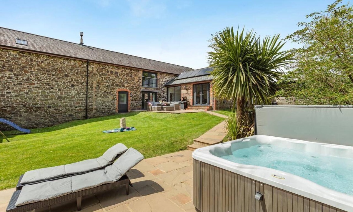 Holsworthy Cottage | 5 Bed in Holsworthy (oc-60490)