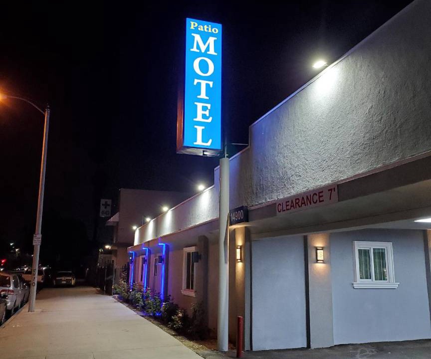 Compton Hotel | 500 m² Motel ∙ 3 guests