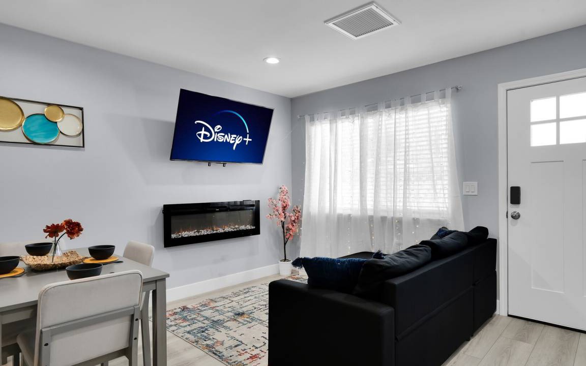 Southeast Anaheim House | 51 m² House ∙ 1 bedroom ∙ 2 guests