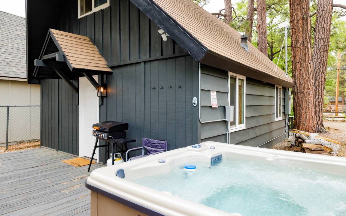 Castle Glen Estates Cabin | 54 m² Cabin ∙ 1 bedroom ∙ 4 guests