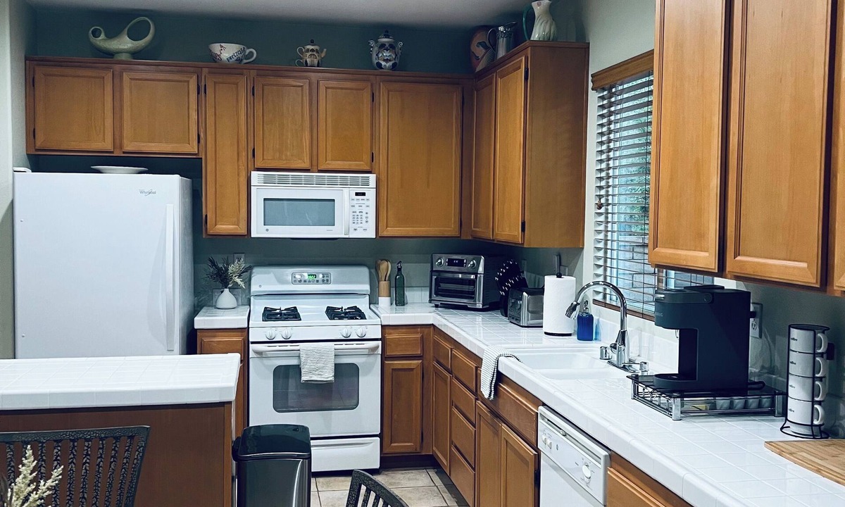 Menifee House | 55+ Gated Comm - Peaceful 2 bedroom house in Menifee - 90 Min. Night Required