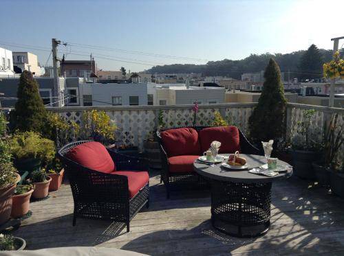 Outer Richmond Bed & Breakfast | 56 m² Bed and breakfast ∙ 2 bedrooms ∙ 6 guests
