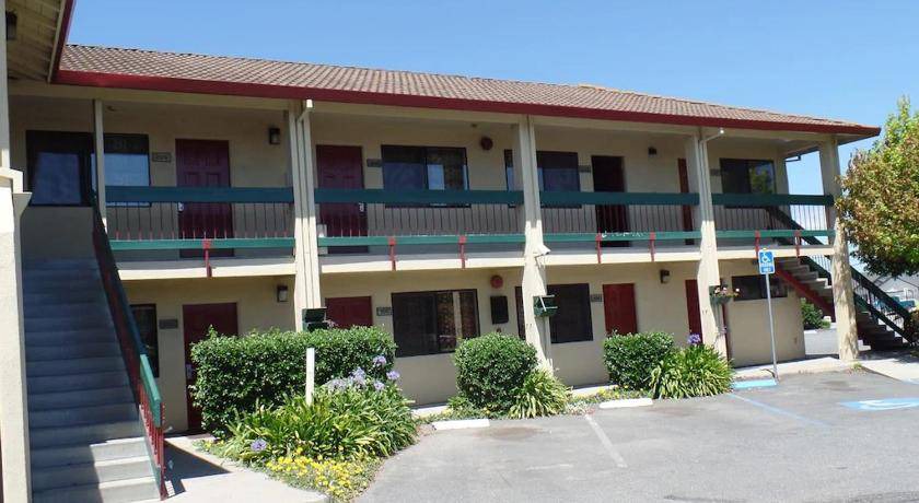 Castroville Hotel | 56 m² Motel ∙ 4 guests