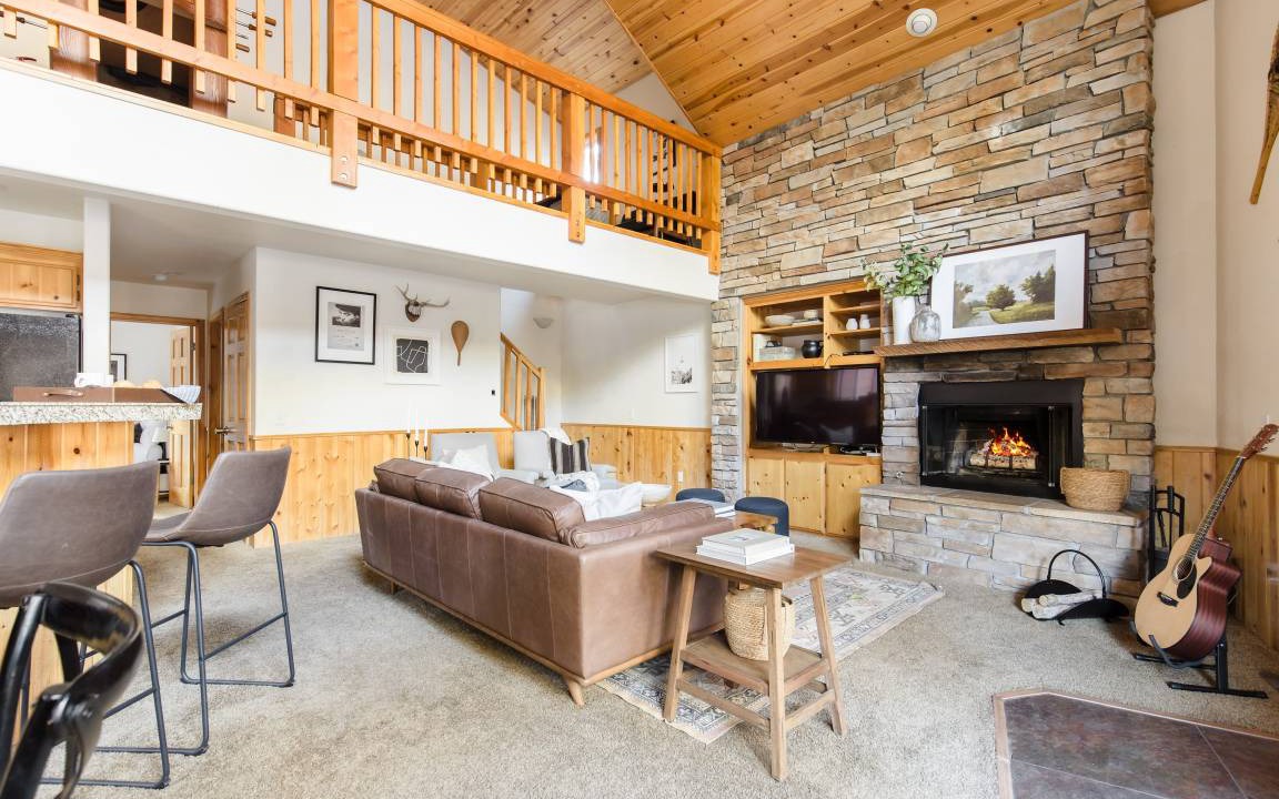 Summit Estates House | 583 m² House ∙ 3 bedrooms ∙ 8 guests