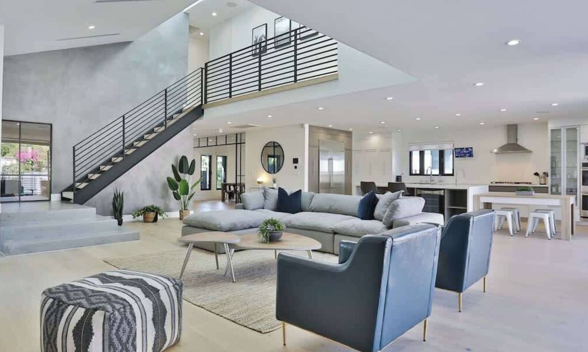 Mid-Wilshire House | 5Bed West Hollywood Home w/Pool & Guest House