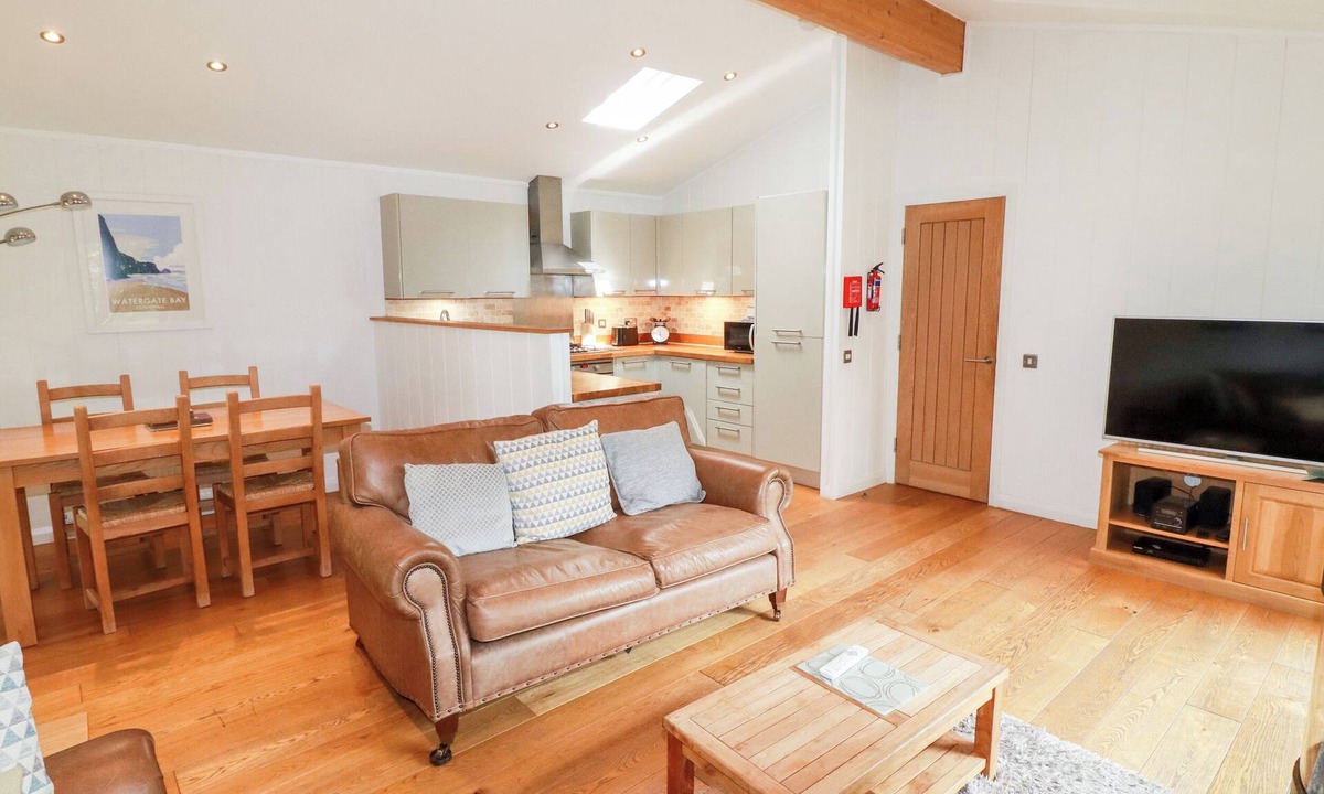 Looe Cottage | 6 Water's Edge