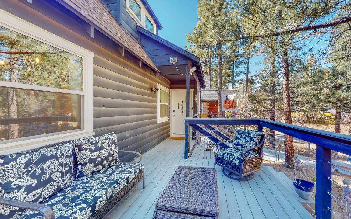 Big Bear City Cabin | 64 m² Cabin ∙ 1 bedroom ∙ 4 guests