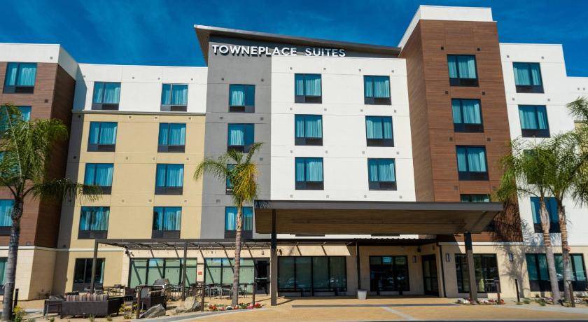 Lake Forest Hotel | 64 m² Hotel ∙ 127 guests