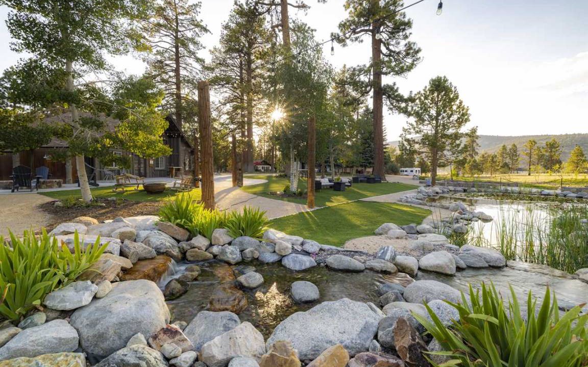 Big Bear Hotel | 678 m² Hotel ∙ 13 bedrooms ∙ 56 guests