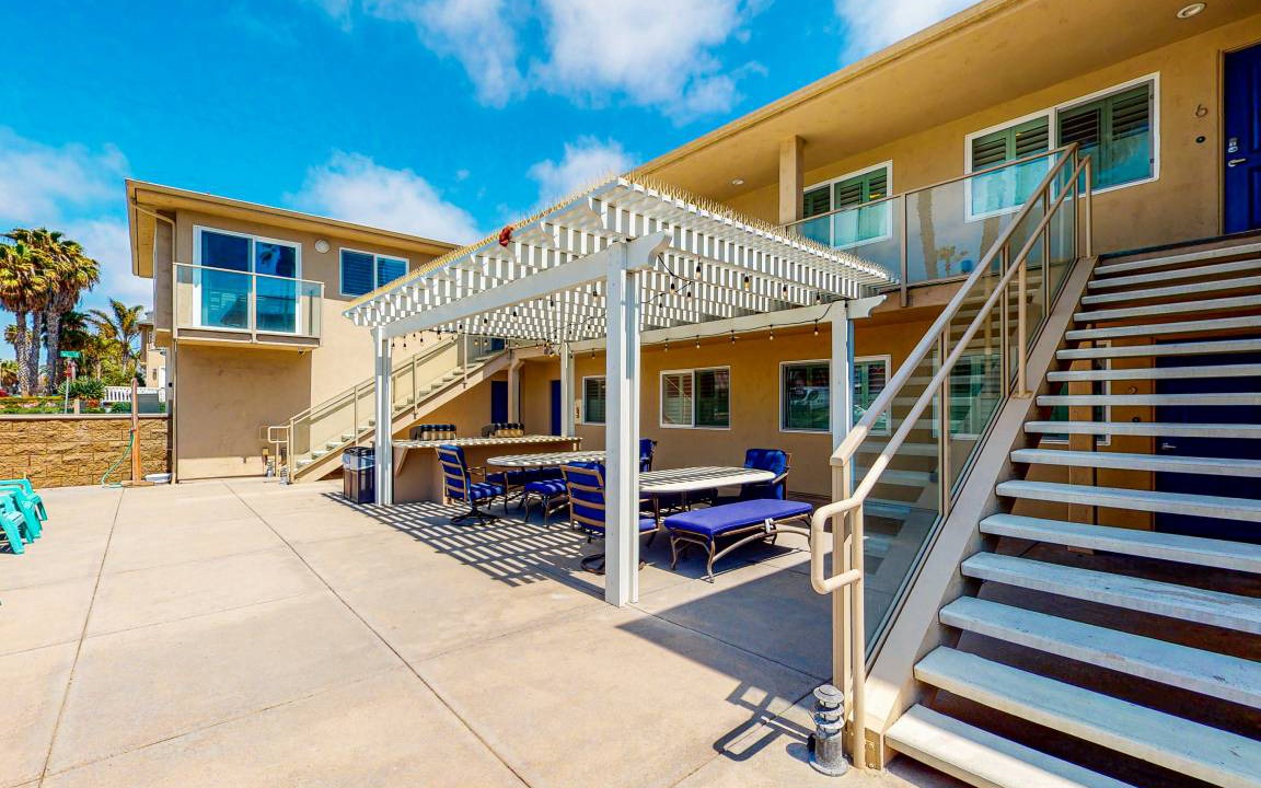 South Oceanside House | 74 m² House ∙ 11 bedrooms ∙ 38 guests