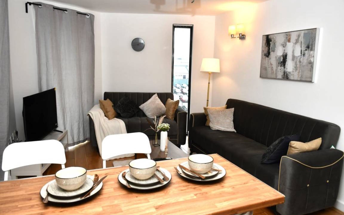 Royal Docks Apartment | 75 m² Apartment ∙ 2 bedrooms ∙ 4 guests