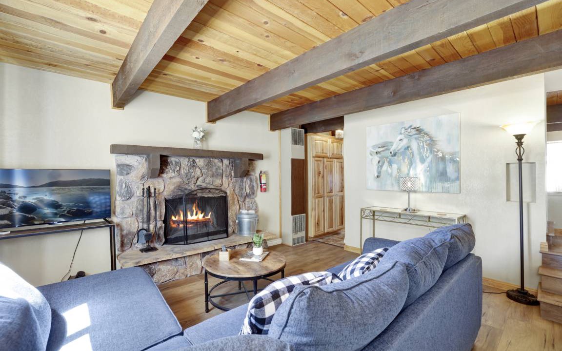 Sugarloaf Cabin | 78 m² Cabin ∙ 2 bedrooms ∙ 4 guests