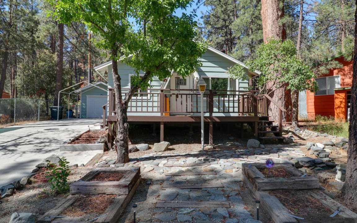 Wrightwood House | 78 m² House ∙ 2 bedrooms ∙ 4 guests