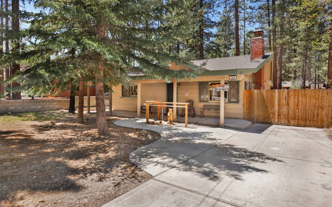 Big Bear Lake Cabin | 80 m² Cabin ∙ 2 bedrooms ∙ 4 guests