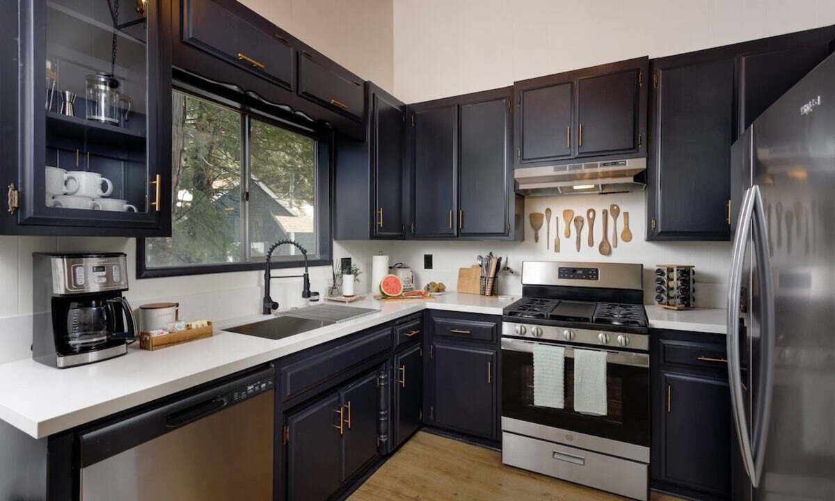 Twin Peaks Cabin | 825 Lake View Lane · Pet Friendly Treetop Cabin w/Deck & Forest Views