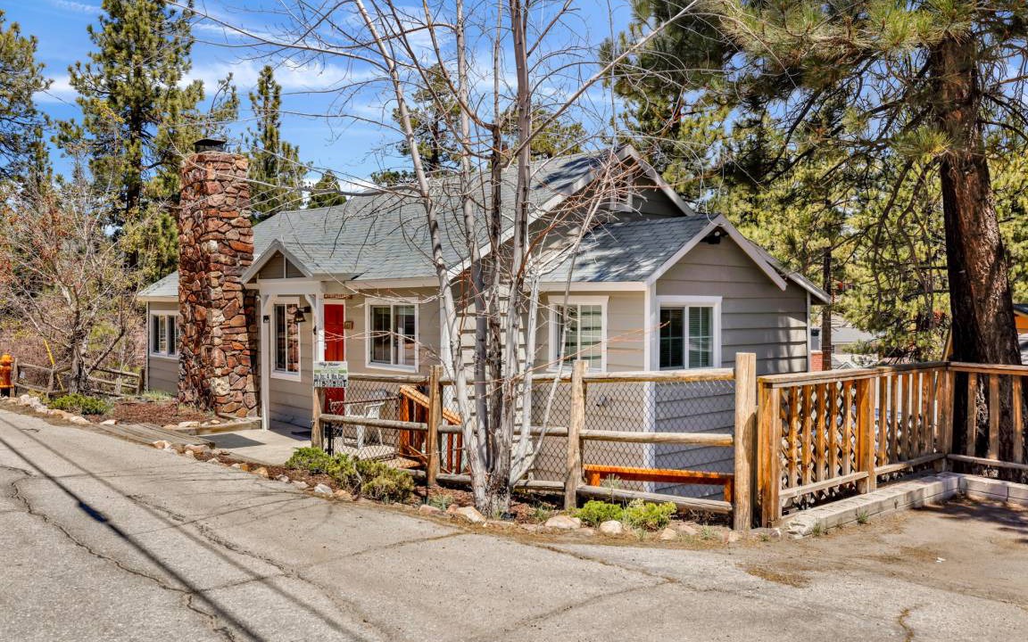 Big Bear Lake Cabin | 83 m² Cabin ∙ 1 bedroom ∙ 4 guests