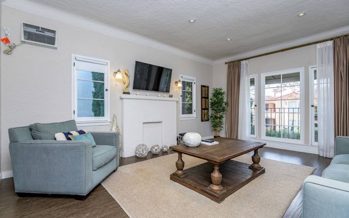 Beverly Hills Apartment | 93 m² Apartment ∙ 2 bedrooms ∙ 4 guests