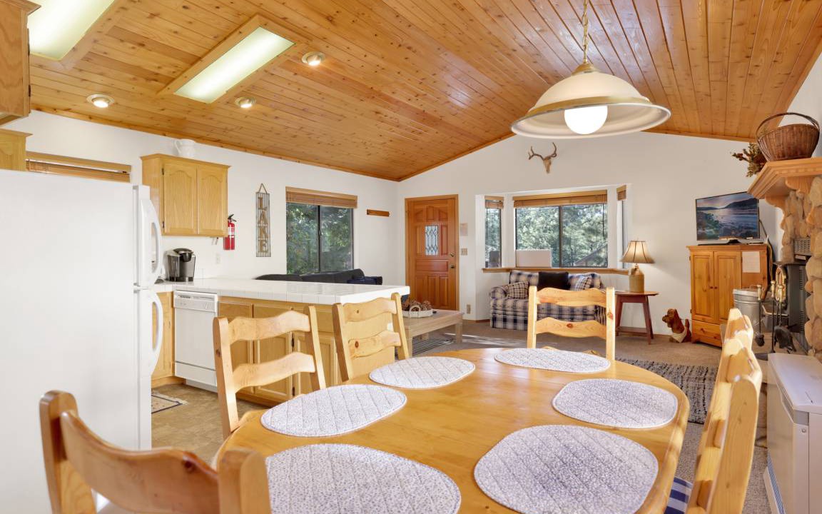 Fox Farm Cabin | 97 m² Cabin ∙ 2 bedrooms ∙ 6 guests