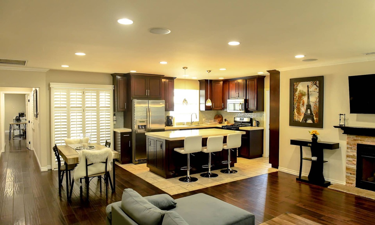 Sherman Oaks House | A dream house within budget