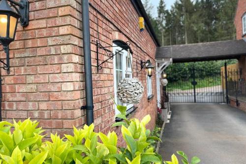 Iverley House | Adorable 2 bedroom countryside guesthouse