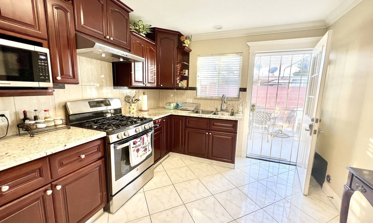 Garden Grove House | Adorable vacation unit near Disneyland