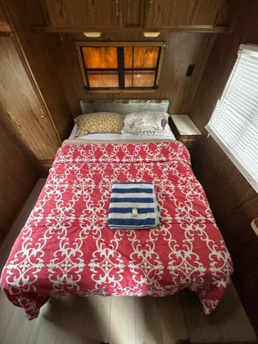 Los Angeles Other | Affordable Rooms in RV Trailer