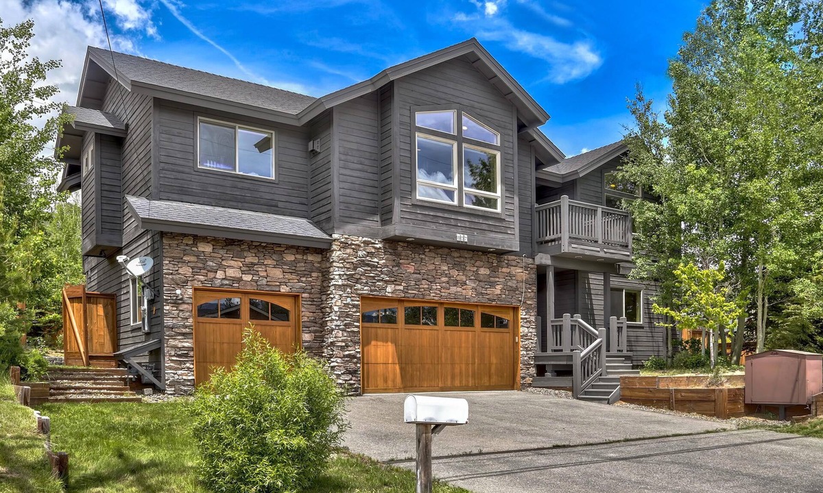 Mountain View Estates Cabin | Air Conditioning, Private Hot Tub, Pet Friendly, Near Lake, Bunks, Extra Kids Allowed