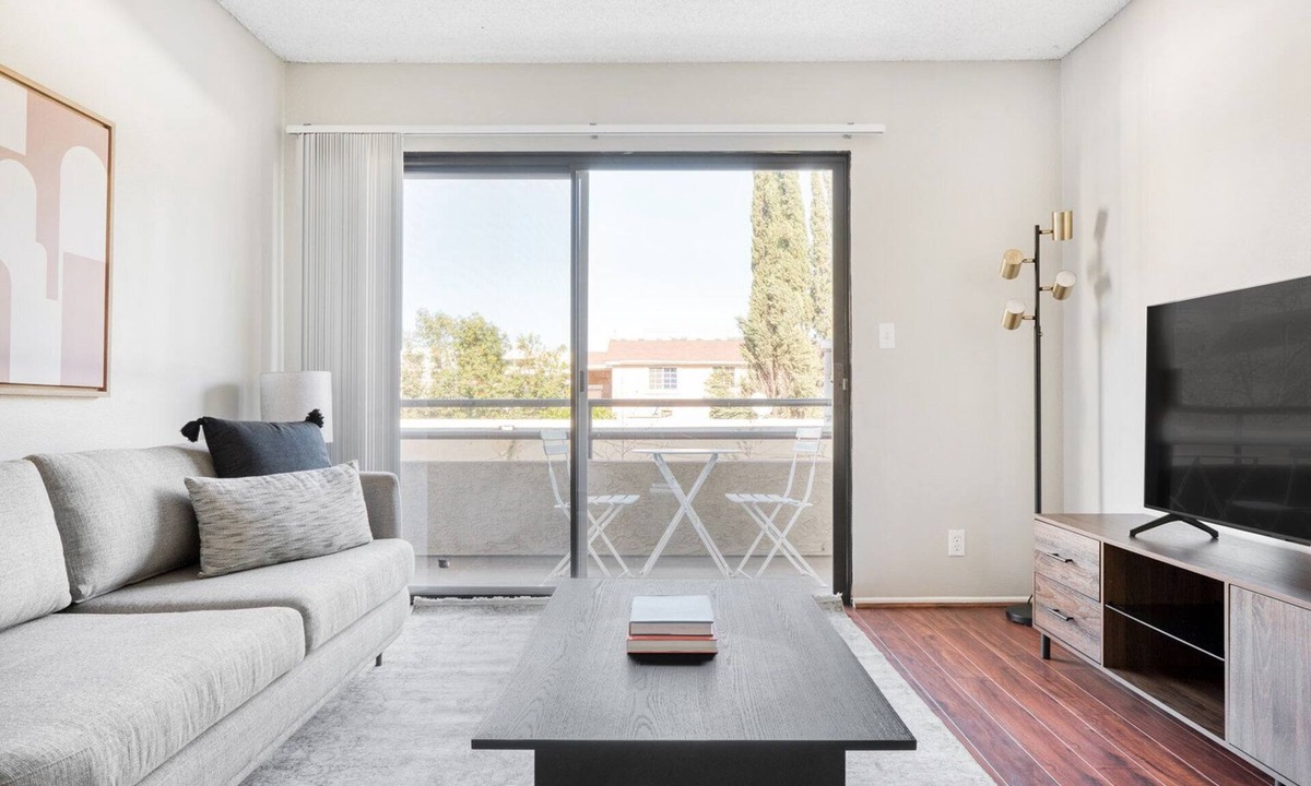 NoHo Arts District Apartment | Airy North Hollywood 2BR w/Gym & Pool, near TJ & shops, by Blueground