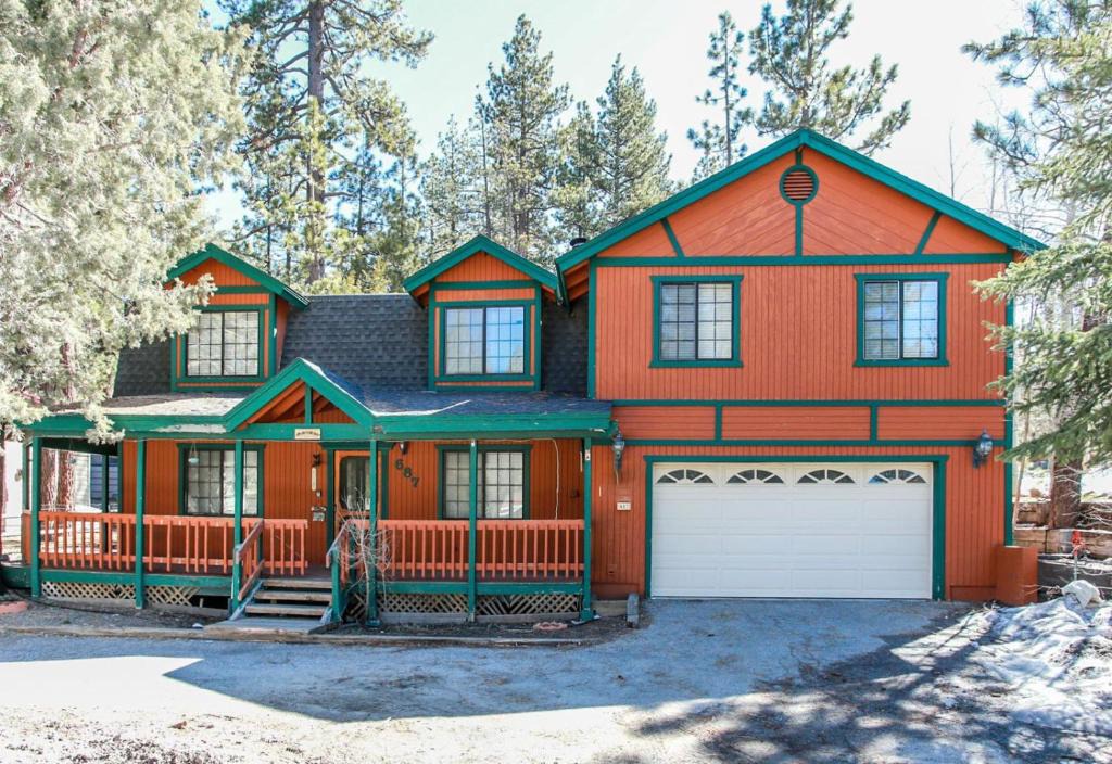 Moonridge House | Alpine Escape by Big Bear Cool Cabins