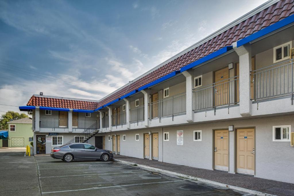 Richmond Annex Hotel | Americas Best Value Inn Richmond