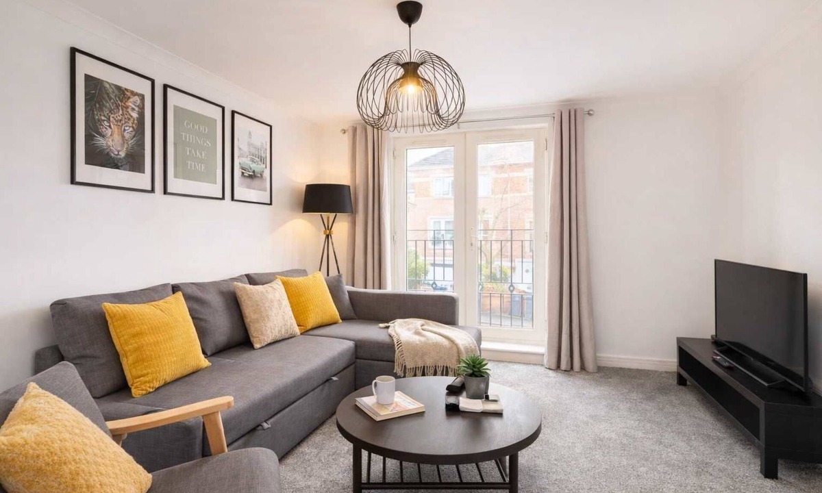 Birmingham House | Anchor House | Spacious Group Stay | Free Parking