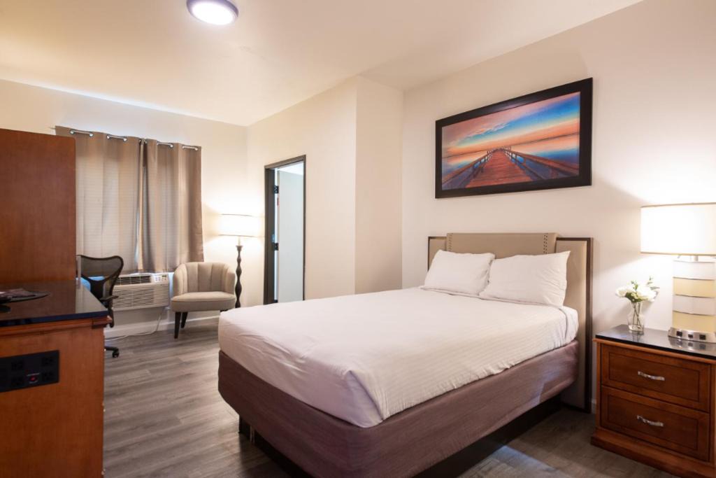Harbor Hotel | Anchor Pointe Inn