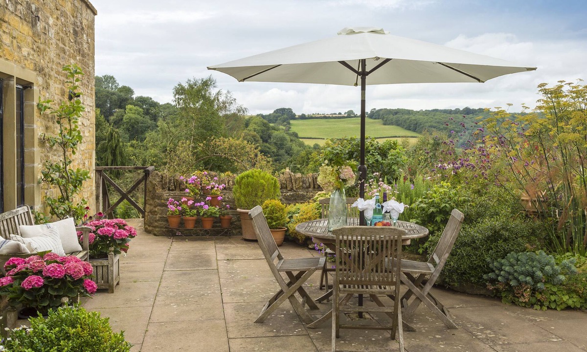 Snowshill Village Cottage | Apple Cottage, Snowshill, Broadway is a two bedroom charming cottage